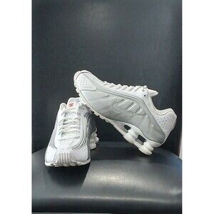 Nike Shox R4 White Metallic Silver. AR3565-101. Women Size 7